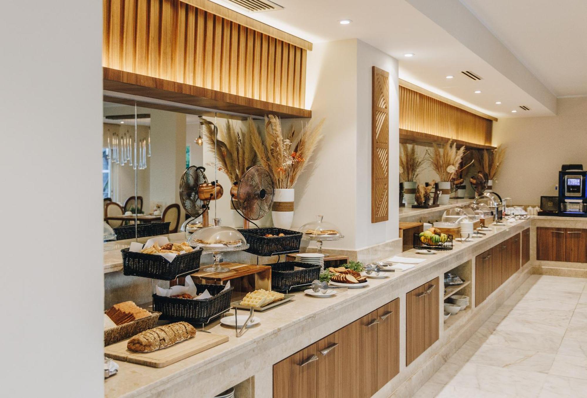 קאלבי Hotel Corsica & Spa מראה חיצוני תמונה